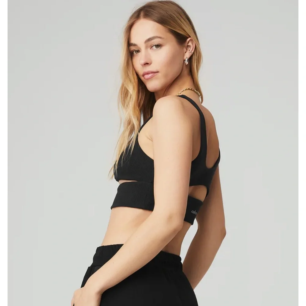 Alo yoga Slit Bra - Picture 6 of 10